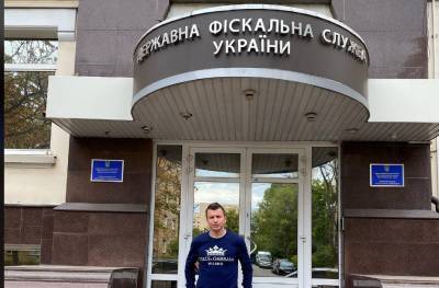У тренера молодежной сборной Украины Ротаня из банка изъяли все деньги