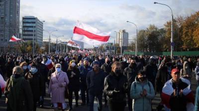 Протесты в Беларуси: митингующих снова задерживают