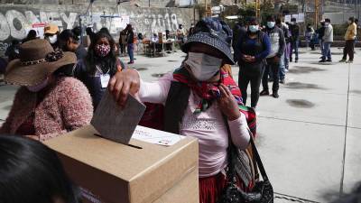 Боливийцы избирают президента и парламент