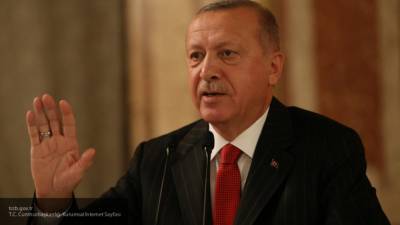 Эрдоган обвинил США, Францию и РФ в поддержке Армении в Карабахе