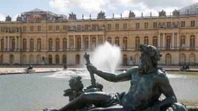 СМИ: Одетый в простыню мужчина попал на территорию Версальского дворца