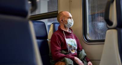 В Москве усилят контроль за ношением масок и перчаток в общественном транспорте