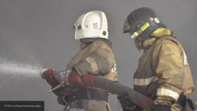 Сотрудники МЧС потушили пожар в крупном супермаркете Ростова