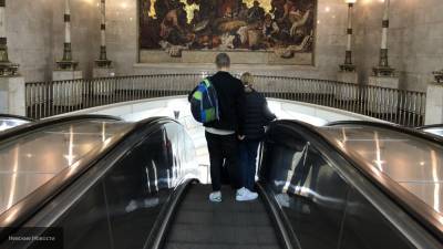 Беглов утвердил новые правила перевозки детских колясок в метро