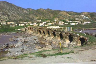 Азербайджан взял под контроль исторический мост в Нагорном Карабахе