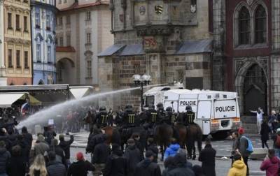 Протесты ультрас в Праге переросли в беспорядки