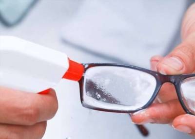 3 доступных способа, как удалить потертости и царапины на очках