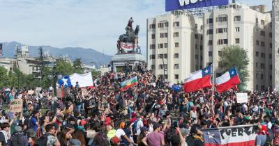 Около 25 тыс. человек вышли на улицы Сантьяго в годовщину протестов