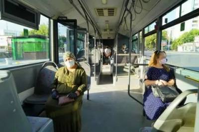 В общественном транспорте Ташкента теперь обязательны и маски, и перчатки