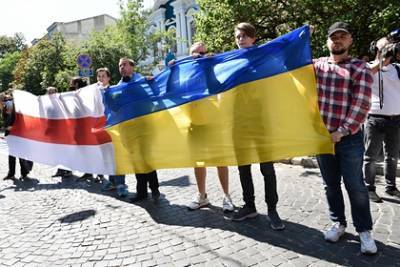 Бывший украинский посол призвал вернуть Крым через Белоруссию