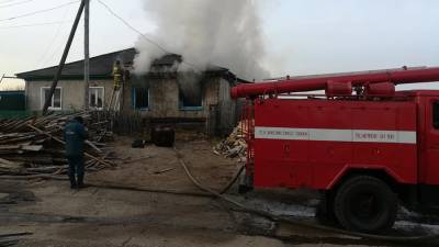 Женщина и двое детей погибли при пожаре в частном доме под Иркутском