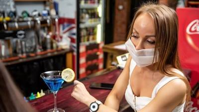 Посетителей московских клубов и баров обязали регистрироваться при входе