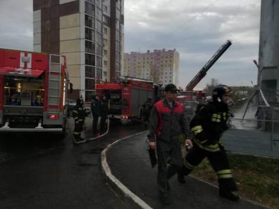 В Челябинске при пожаре в девятиэтажном доме пострадали два человека
