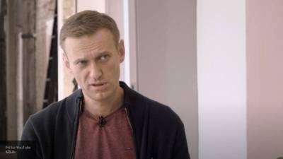 Многочисленная охрана Навального попала в кадр во время интервью