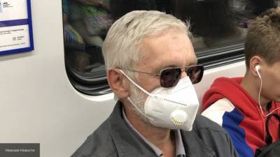 Блогер дал советы по ношению медицинской маски с очками