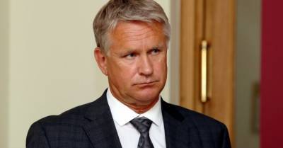 Министр культуры Латвии призвал "стиснуть зубы на три недели и потерпеть"