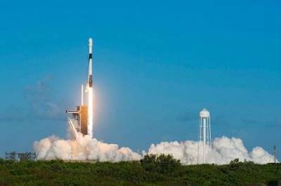 SpaceX запустила на орбиту спутники Starlink