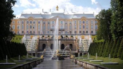 Петербургские фонтаны закрывают сезон