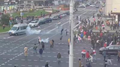 В Минске милиция открыла стрельбу резиновыми пулями на акции протеста - piter.tv - Крым - Белоруссия - Минск
