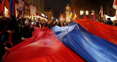 "Мы не должны колебаться": мэр Парижа о признании Нагорного Карабаха