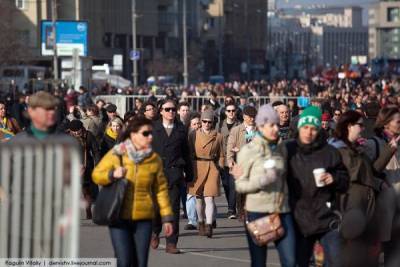 Большая часть россиян полагает, что экономический кризис впереди — опрос
