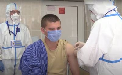 Украина решительно отказалась от российской вакцины, в России завизжали от злости: "Стали колонией США"