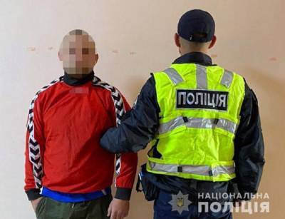 В Киеве двое пьяных штурмовали отдел полиции среди ночи