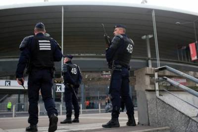 Во Франции начались полицейские операции против исламистов и их структур