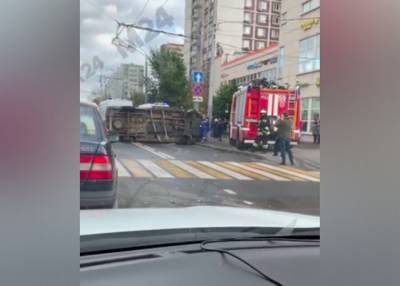 Авария с участием машины скорой помощи произошла на северо-востоке столицы