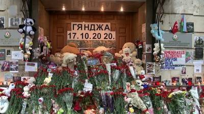 В Москве появились стихийные мемориалы в память о тех, кто погиб в результате нагорно-карабахского конфликта