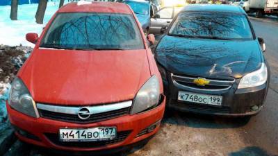 Россиянам дали советы на случай ДТП с припаркованным авто