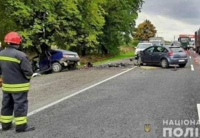 На Львовщине при столкновении четырех авто погибли три человека (фото)