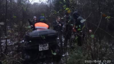 В Калининском районе спасли троих человек, заблудившихся в лесу