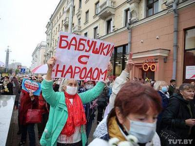 Марш мудрости: белорусские пенсионеры вновь массово вышли против Лукашенко (фото)