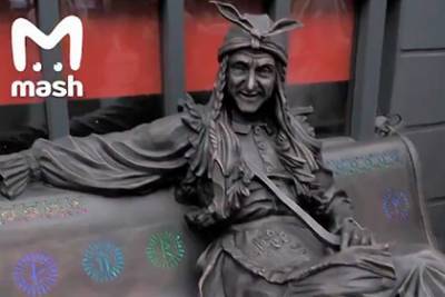 Знаменитую скульптуру ведьмы похитили в Лондоне