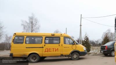 Момент переворота автобуса с детьми в Петербурге попал на видео