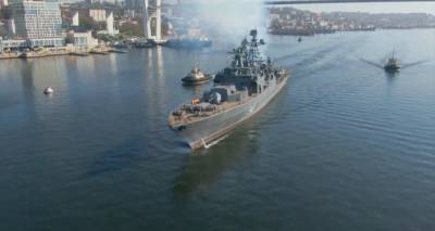 На видео показали, как выходит на испытания "откалиброванный" фрегат ВМФ России