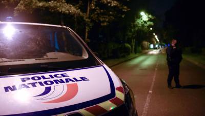 Полиция задержала уже 15 подозреваемых по делу об убийстве учителя под Парижем