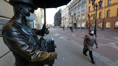 Ситуация напряженная, но не критическая: глава Роспотребнадзора посетила Петербург
