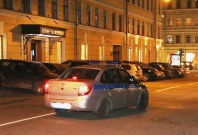 Человек с автоматом в руках задержан в центре Петербурга