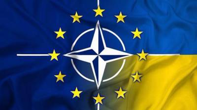 Большинство украинцев поддерживают идею вступления Украины в ЕС и НАТО – социологи