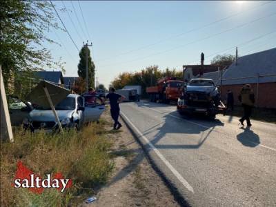 В центре Соль-Илецка произошло тройное ДТП с опрокидыванием