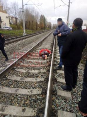 В Кузбассе поезд насмерть сбил перебегавшего пути мужчину