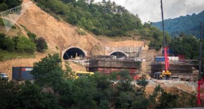 Проект века: трассу Восток-Запад продолжают строить в Грузии через перевал