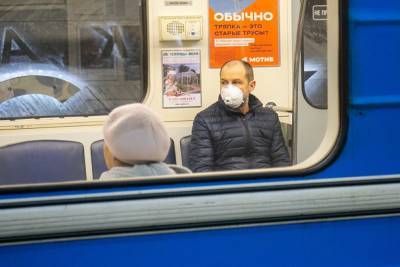 В Екатеринбурге из-за контроля за масочным режимом в метро образовались очереди