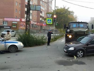Пассажирка в больнице: в Миассе пожилой водитель «Урала» протаранил легковушку