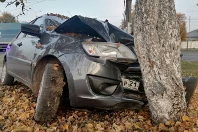 Пьяный водитель «Гранты» сбил на тротуаре женщину с ребенком в Чебоксарах