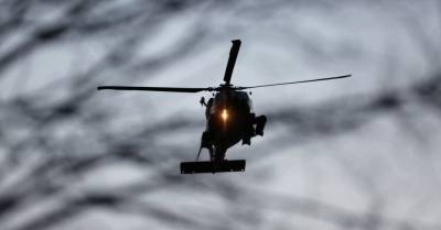 С помощью военного вертолета спасли заблудившегося в лесу человека