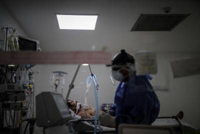 Почти 16 тысяч украинцев лечатся в больницах от COVID-19