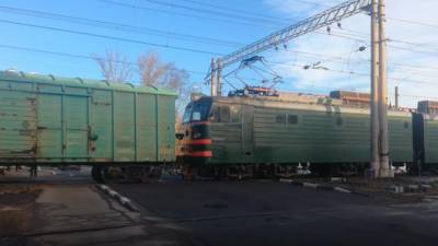 Пенсионерке отрезало стопу грузовым поездом в Ленобласти